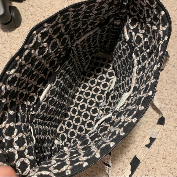 Vera Bradley black and white floral tote bag - Picture 5 of 9